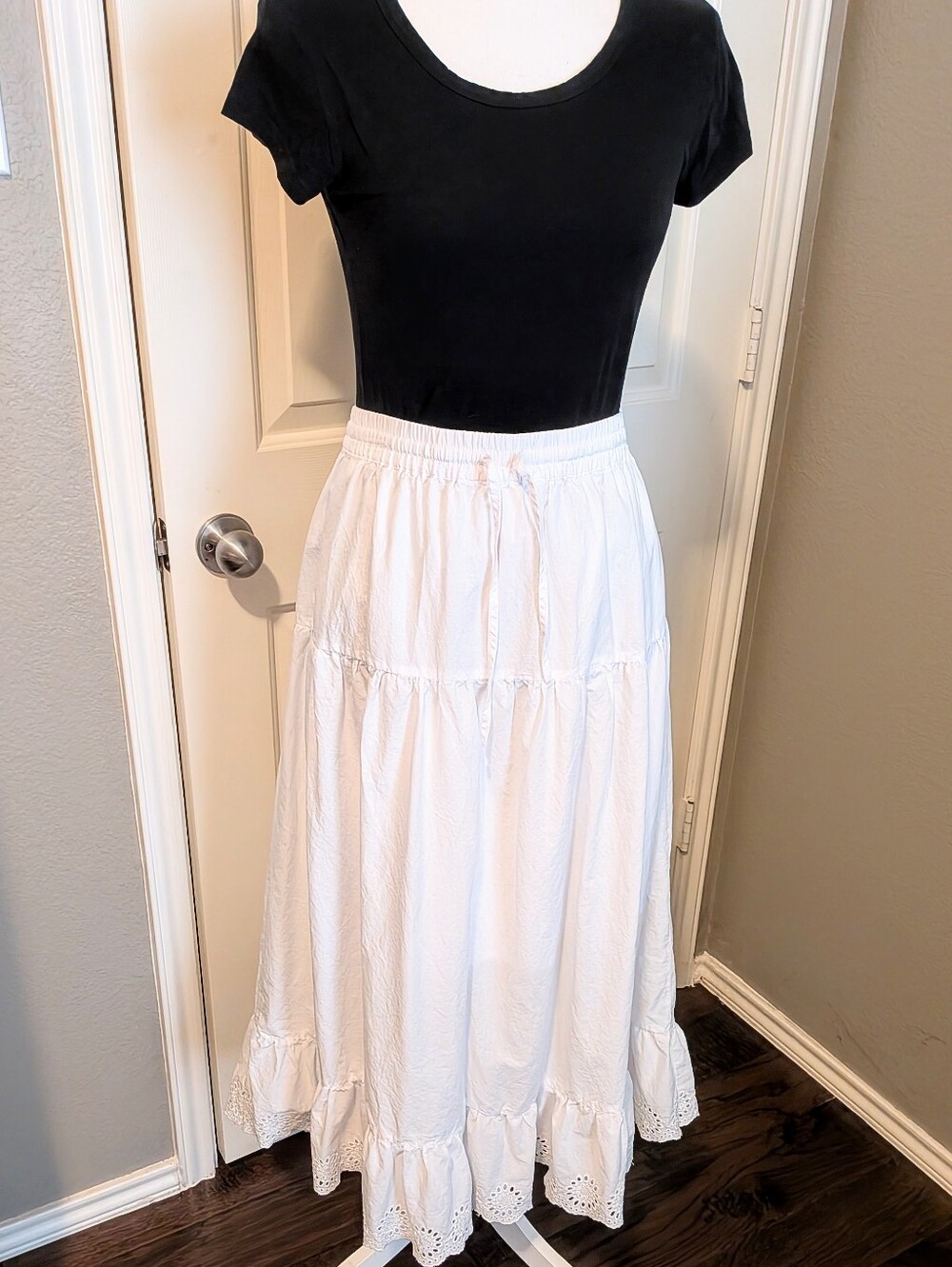 NWOT C&C California White Tiered Eyelet Maxi Peasant Skirt